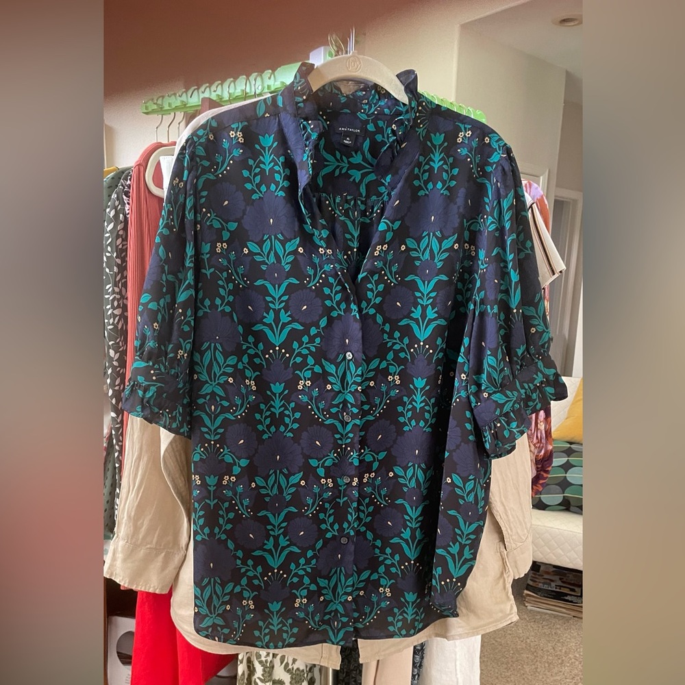 Ann Taylor Floral Button-Up Blouse XL